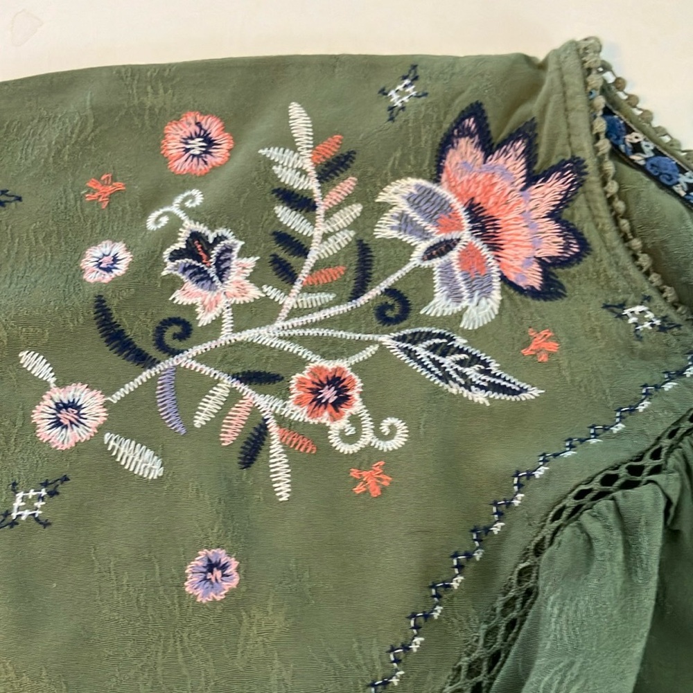 Knox Rose Embroidered boho Olive Green Women's Top - Picture 10 of 12